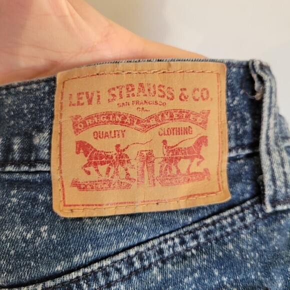 Levi's Blue Distressed White Speckled Denim Jean Short Shorts Size 24 - Picture 9 of 14